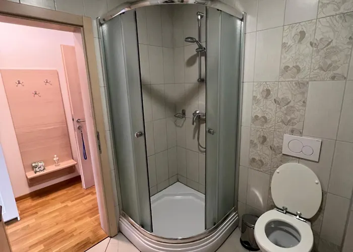 Guest house Kolarjeva International House Ljubljana