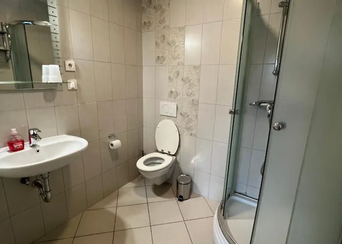 Kolarjeva International House