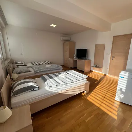 Pensjonat Kolarjeva International House Lublana