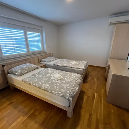 Kolarjeva International House Lublana